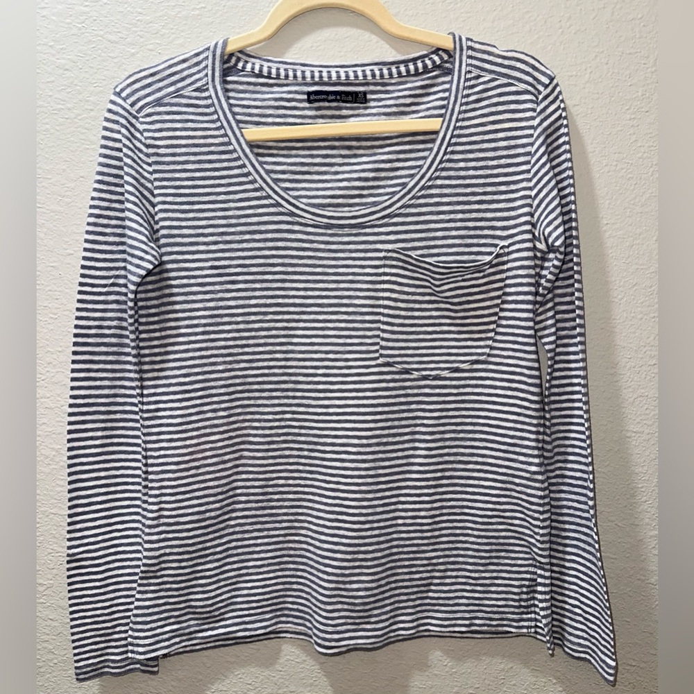 Abercrombie & Fitch Striped Long Sleeve T-Shirt - Gray/White (XS)